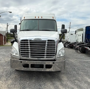 OFERTA ECONÓMICA: Camión Semi-Remolque Freightliner Cascadia 113 con Cabina Integral de 72 Pies, 450HP, Automático, Modelo 2020 - Product Image 1