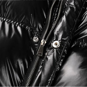 Chaqueta de Plumón Personalizada con Logotipo OEM de Alta Calidad, Chaqueta Gruesa con Capucha para Hombre, Chaqueta Bomber de Invierno Personalizada, Chaqueta de Plumón Brillante para Hombre - Product Image 4