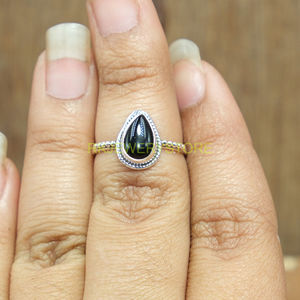 Bague en onyx noir, bague en argent sterling 925, bague en pierre noire, bague de fiançailles minimaliste faite à la main pour femmes, cadeau de Noël - Product Image 2