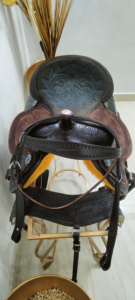 Selle de cheval de course occidentale anglaise de créateur, en cuir véritable de qualité supérieure, faite à la main, durable, avec quincaillerie en bois, plastique et acier inoxydable - Product Image 6