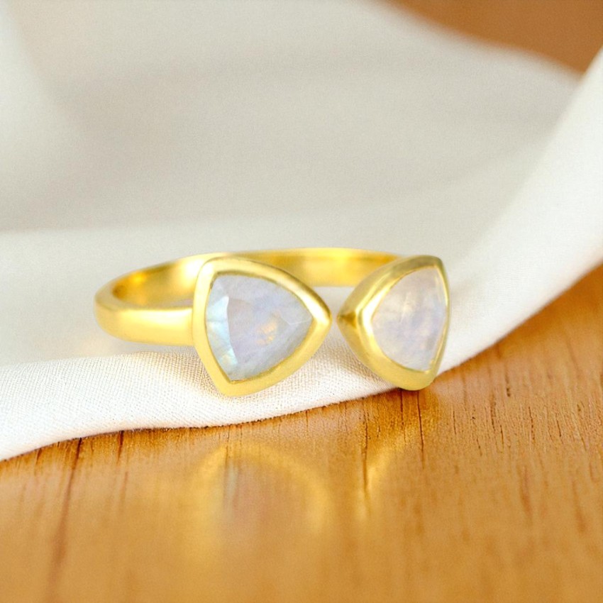 เรนโบว์มูนสโตน