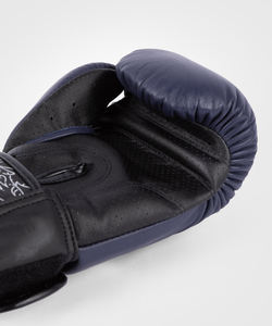 Venta al por mayor de guantes de boxeo de entrenamiento con logotipo personalizado de cuero PU duradero y cuero de vaca 12oz 16oz 14oz tamaños para niños escena deportiva - Product Image 6