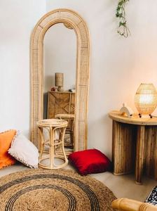 Marco de espejo de pared de madera natural encantador más vendido con detalles hechos a mano para un diseño interior atemporal y lujoso - Product Image 2