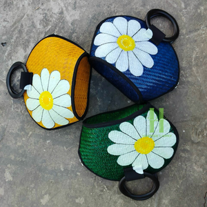 กระเป๋าทรงสี่เหลี่ยมสไตล์วินเทจเป็นมิตรต่อสิ่งแวดล้อมทำด้วยมือกระเป๋าถือโบโฮผักตบชวากระเป๋าชายหาดฤดูร้อนจาก hnh CRAFT Vietnam - Product Image 1