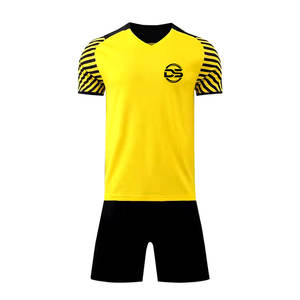 2024 Vêtements de football en polyester 100% de haute qualité Impression de nom de logo personnalisé Style supérieur Service OEM à bas prix pour les équipes d'adultes - Product Image 1
