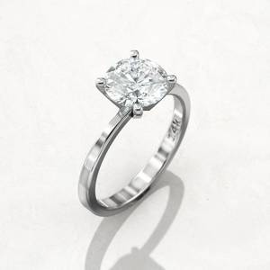 Bague de fiançailles exclusive en or 18 carats avec un diamant rond de 1,50 carat cultivé en laboratoire, sertie sur un classique sertissage à quatre griffes, bijoux de mariée, fabricant en gros - Product Image 1