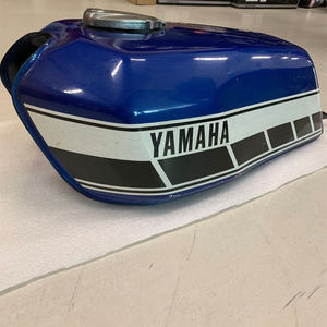 Serbatoio Carburante Originale Yamaha per Moto, Personalizzabile in Alluminio e Acciaio con Carburatore in Plastica, Disponibile Nuovo e Usato - Product Image 1