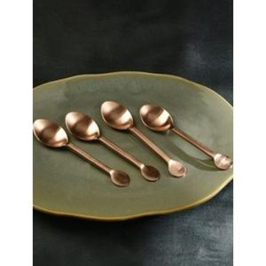 Elegante Juego de Cubiertos Plateados Pulidos para una Decoración de Comedor Atemporal y Uso Diario de Alta Calidad con un Diseño Sofisticado - Product Image 6