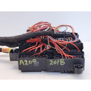 Porte-fusibles et unité de commande électronique (ECU) pour Mercedes Classe A (W177) A1779061002 282914 essence 1332 (18>) - Product Image 3