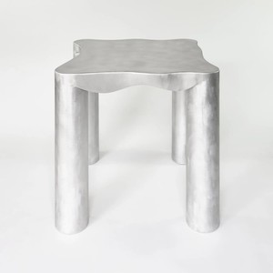 Mobilier de salon contemporain Table d'appoint moderniste en aluminium Design unique Table d'appoint à quatre pieds Décoration intérieure unique - Product Image 2