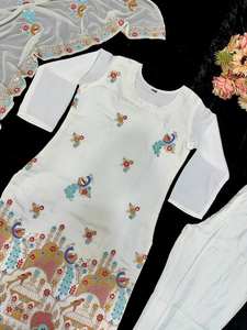 TOP Y PANTALÓN DE FIESTA CON FANCY DUPPATA Y TRABAJO BORDADO - Product Image 2