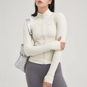 Vente en gros de vêtements de sport d'entraînement à manches longues, design confortable, couleur unie, haut de yoga, veste zippée, vestes d'entraînement pour femmes - Product Image 4