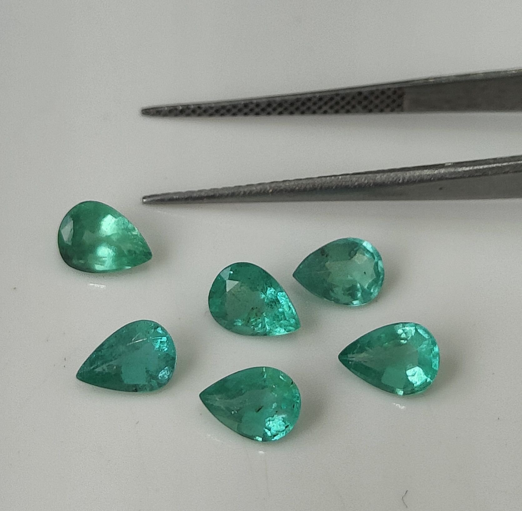 สีเขียว