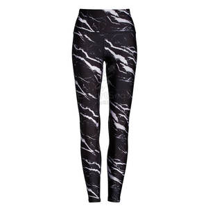 Legging taille haute avec maintien pour la salle de sport et les mouvements quotidiens, fabriqué au Pakistan - Product Image 1