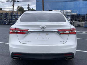 Avalon XLE 2013 d'occasion propre, conduite à gauche, 50 001 à 75 000 miles - Product Image 6