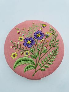 Caja de Almacenamiento de Joyería de Tela de Algodón de Lujo con Diseño Intrincado, Bordada a Mano con Cuentas, Color y Tamaño Personalizables, para Collares - Product Image 2