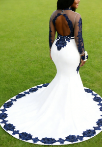 <span class=keywords><strong>Abito</strong></span> <span class=keywords><strong>da</strong></span> <span class=keywords><strong>sera</strong></span> a sirena blu navy con applicazioni in pizzo, maniche illusione e strascico corto - Product Image 3