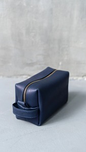 Kit de bolso Dopp de cuero genuino personalizado para hombres, neceser de viaje con cierre de cremallera y patrón de logotipo, bolsa de cosméticos para hombres, bolsa de viaje con cierre de cremallera, 2017 - Product Image 2