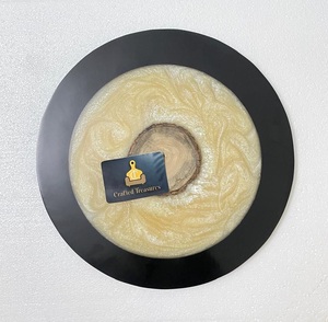 Plateau de service en résine écologique pour la maison, vaisselle de table faite à la main, plateau de service avec accent en bois pour la charcuterie - Product Image 6