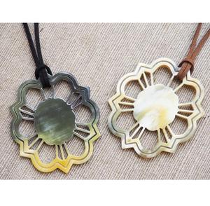 Collier pendentif en corne de buffle, bijoux tribaux naturels et durables pour femmes, haute qualité - Product Image 1