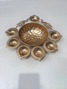 Construcción fuerte de Urli metálica con acabado dorado, perfecta para uso duradero y decoración de eventos culturales - Product Image 5