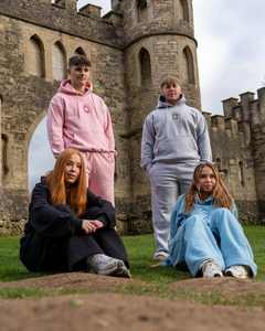 เสื้อกันหนาวมีฮู้ดสำหรับผู้ชายเสื้อสเวตสูทลำลองผ้าฝ้ายออร์แกนิคทรงโอเวอร์ไซส์ออกแบบได้ตามต้องการ - Product Image 1