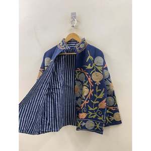 Chaqueta de Algodón Tipo Waffle Bordada a Mano con Diseño de Granada Índigo para Primavera - Product Image 3