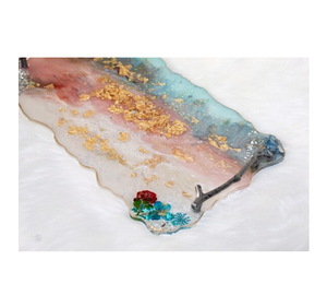 Plateau de service en résine époxy Petit-déjeuner Thé Jus Plateau de service avec poignée en métal Vente chaude personnalisée - Product Image 1