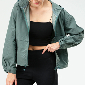 Veste coupe-vent pour femmes conçue pour les vêtements décontractés et d'extérieur Veste coupe-vent pour femmes fabriquée à partir de poids léger - Product Image 4