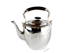Tetera Sheffield Silver de Estilo Inglés, Modelo Queen Katherine, Diseño Metálico de la Familia Real, 100% Hecha a Mano, Capacidad de 1.5L, 929g, para Restaurantes - Product Image 4