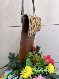 Bolso cruzado de cuero para mujer, bandolera de piel de Animal, elegante - Product Image 4