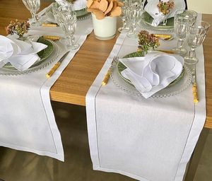 Chemins de table élégants en lin faits à la main pour la décoration de table à manger de ferme rustique avec un charme de texture de tissu naturel - Product Image 6