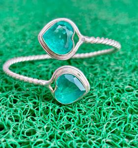 Brazalete ajustable de Plata de Ley 925 de cristal Esmeralda, joyería de cristal Esmeralda con forma de corazón de diseño único para regalo de mujer - Product Image 4