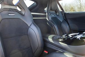 รถยนต์มือสองปี 2017 เมอร์เซเดส-เอเอ็มจี จีที คูเป้ ไม่มีราคาต่ำสุด เครื่องยนต์ทวินเทอร์โบ V8 สีดีไซโน่คาร์ดินัลเรด ใช้งานในภูมิอากาศอุ่นสบายส่วนใหญ่ - Product Image 5