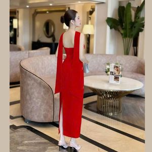 Váy dài tinh tế với áo choàng trở lại-một sự lựa chọn tuyệt vời cho các cuộc tụ họp chính thức, làm nổi bật nét nữ tính của bạn - Product Image 1