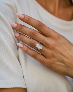 Bague de fiançailles solitaire en diamant CZ de taille ovale de 12x8mm | Bague de bijoux de mariage de mariée plaquée or 18 carats en argent sterling minimaliste - Product Image 3