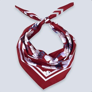 Foulards carrés en coton biologique imprimé de logo personnalisé Bandana foulard en soie polyester fait main impression de haute qualité couleur personnalisée - Product Image 5