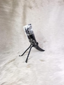 Véritable corne à boire Viking fabriquée à la main, chope médiévale polie avec support en fer, finition naturelle écologique - Product Image 3