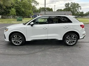 Audi Q4 e-tron Sportback 2023 impecablemente limpio - Product Image 2