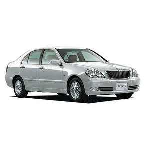 Lujoso sedán Toyota Brevis con características interiores refinadas - Product Image 2