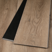 Revêtement de sol en vinyle SPC moderne pour intérieur, planches PVC à clipser, antidérapant, surface unie, design graphique, salon
