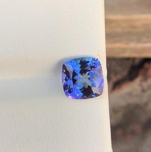 Violet bleu à facettes Zoisite Tanzanite naturel 6mm lâche carré coussin coupe pierre précieuse 6 MM Tanzanite - Product Image 6