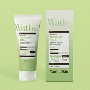 Mousse nettoyante hydratante au thé vert CICA pour un soin doux de la peau - Product Image 1