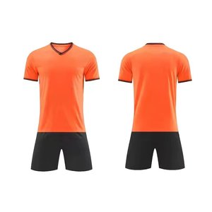 Vente en gros de vêtements de sport de haute qualité Kits complets de football unisexe Maillot de l'équipe de club de sublimation pour hommes avec short avec nom de joueur personnalisé - Product Image 6