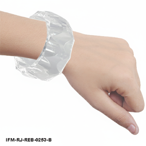 Brazalete de Resina Transparente con Facetas Anchas, Brazalete Geométrico Festoneado para Mujer - Product Image 4
