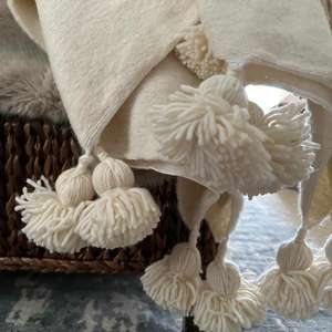 Couverture marocaine faite à la main, authentique artisanat berbère, couverture douce tissée à motifs tribaux, décoration d'intérieur, cadeau - Product Image 1