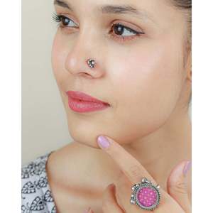 Piercing Nasal de Plata 925 para Niños, Diseño Tribal Trikone, Joyería Corporal con Diamante y Perla, Material 14K, Joyería Nazakat - Product Image 3