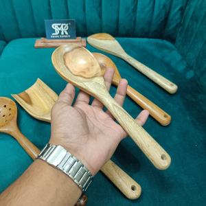 Juego de Cucharas de Cocina Elegantes y de Lujo Hechas a Mano con Madera de Teca Natural, 5 Utensilios de Cocina Duraderos, Resistentes al Calor y Ecológicos para una Cocina Saludable - Product Image 4