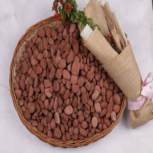 Adoquines y guijarros de piedra natural roja de Agra elegantes pequeños para paisajismo de parques y decoración al aire libre - Product Image 2