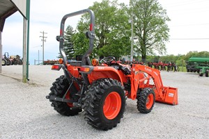 รถแทรกเตอร์ขนาดกะทัดรัดของ Kubota L2502 4WD เครื่องยนต์ดีเซลสำหรับใช้ในฟาร์มเครื่องจักรทางการเกษตรแบบดั้งเดิมจากญี่ปุ่น - Product Image 5